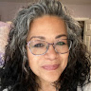 Meet your Posher, Maria elena